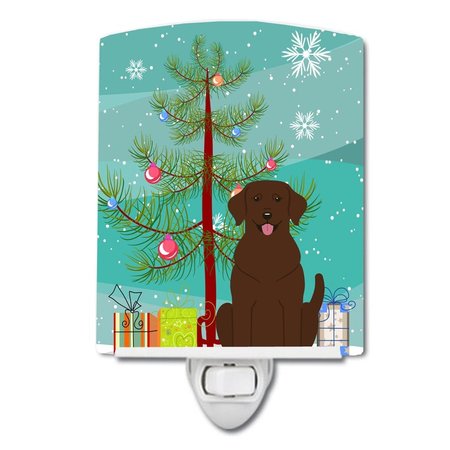 CAROLINES TREASURES Carolines Treasures BB4181CNL Merry Christmas Tree Chocolate Labrador Ceramic Night Light BB4181CNL